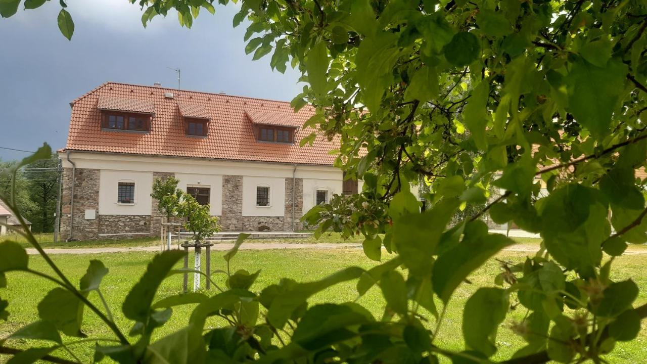 Aparthotel Korn-Hof à Kornatice Extérieur photo